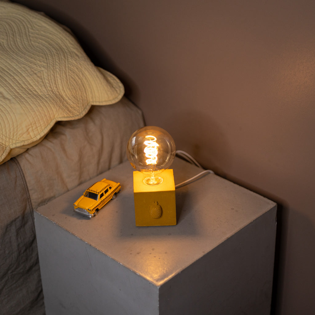 Lampe Kid - Béton jaune ananas