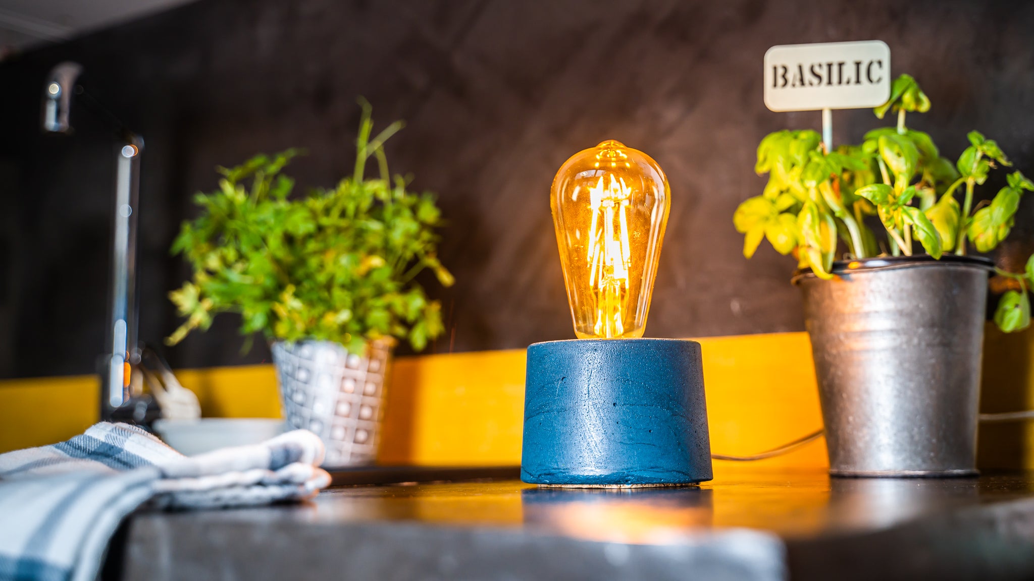 Lampe Cylindre - Béton Bleu Pétrole
