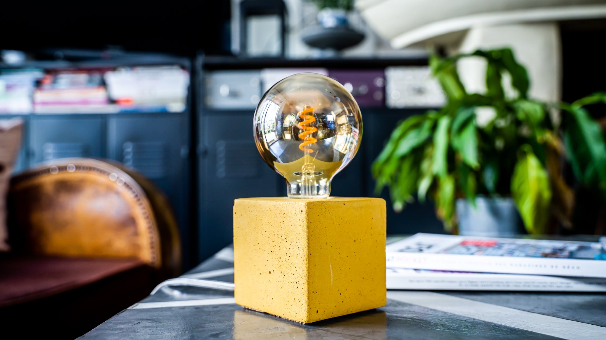 Lampe Cube - Béton Jaune