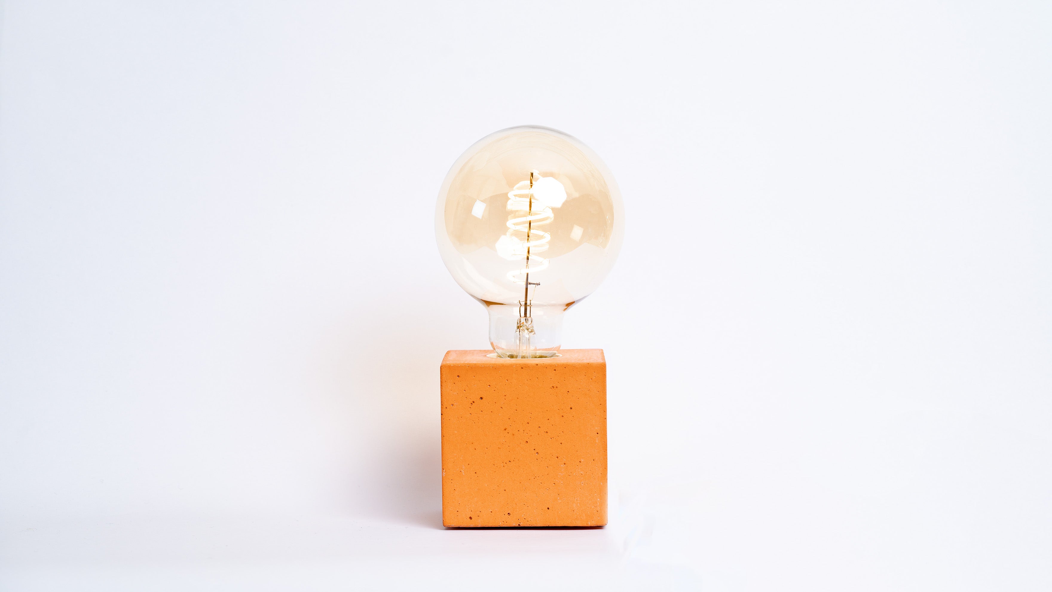 Lampe Cube - Béton Orange
