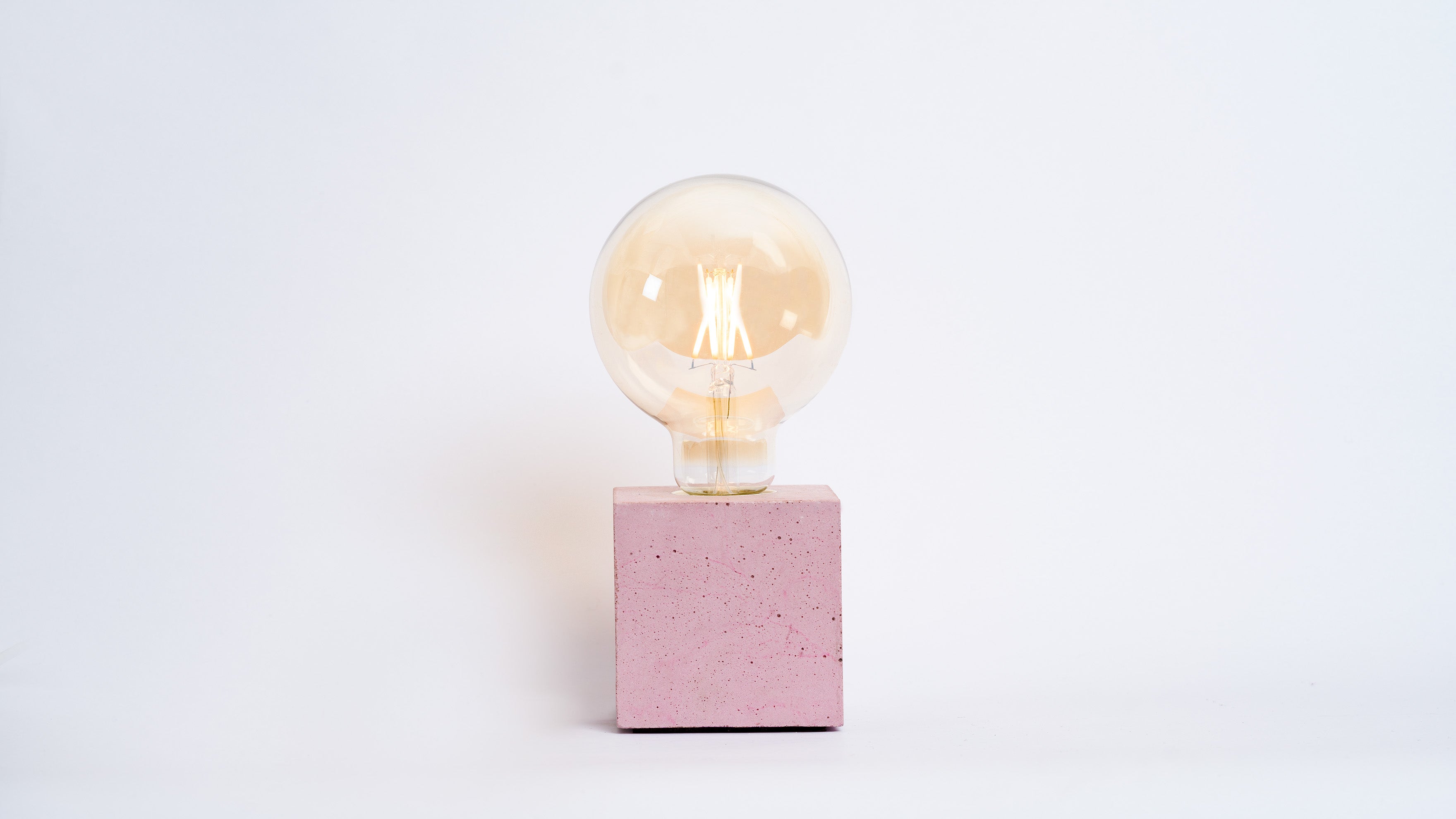 Lampe Cube - Béton Rose Pastel