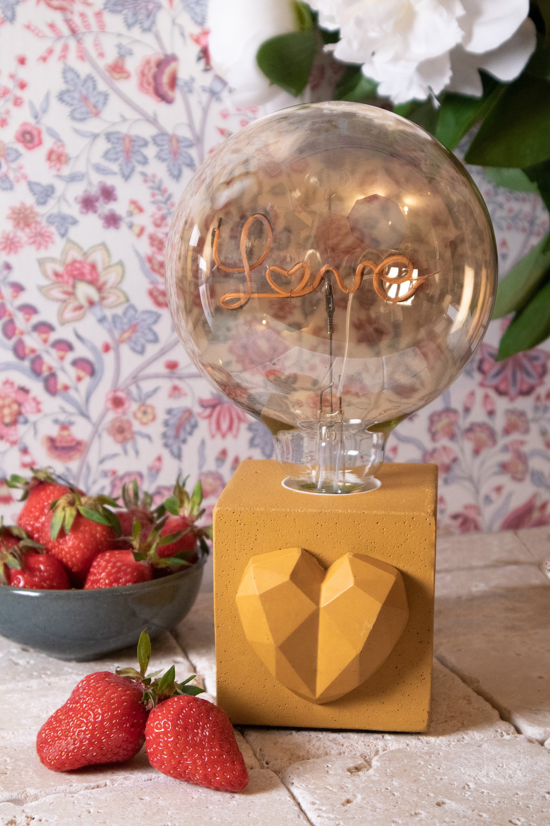 Lampe Love - Béton Jaune