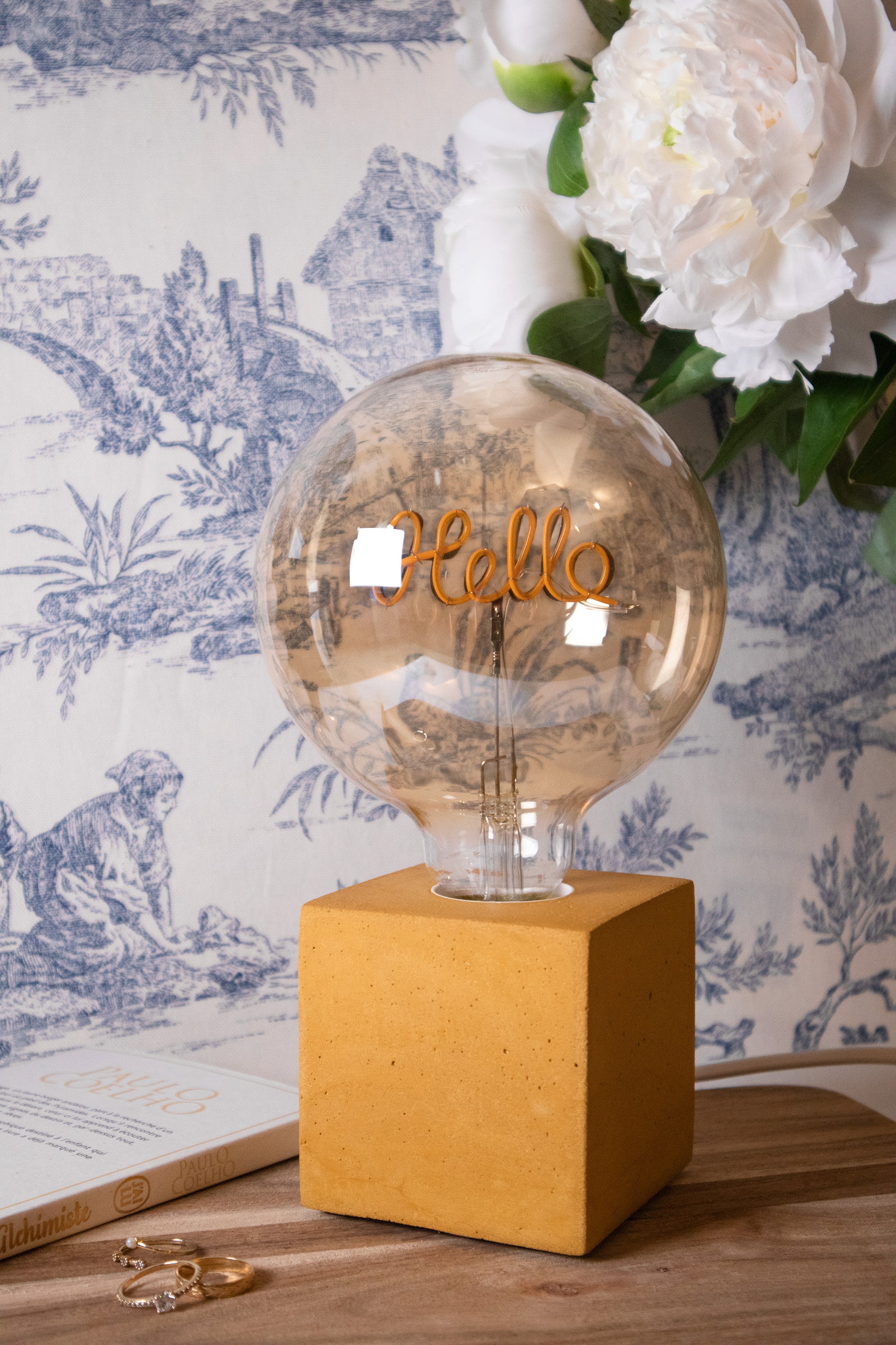 Lampe Hello - Béton Jaune