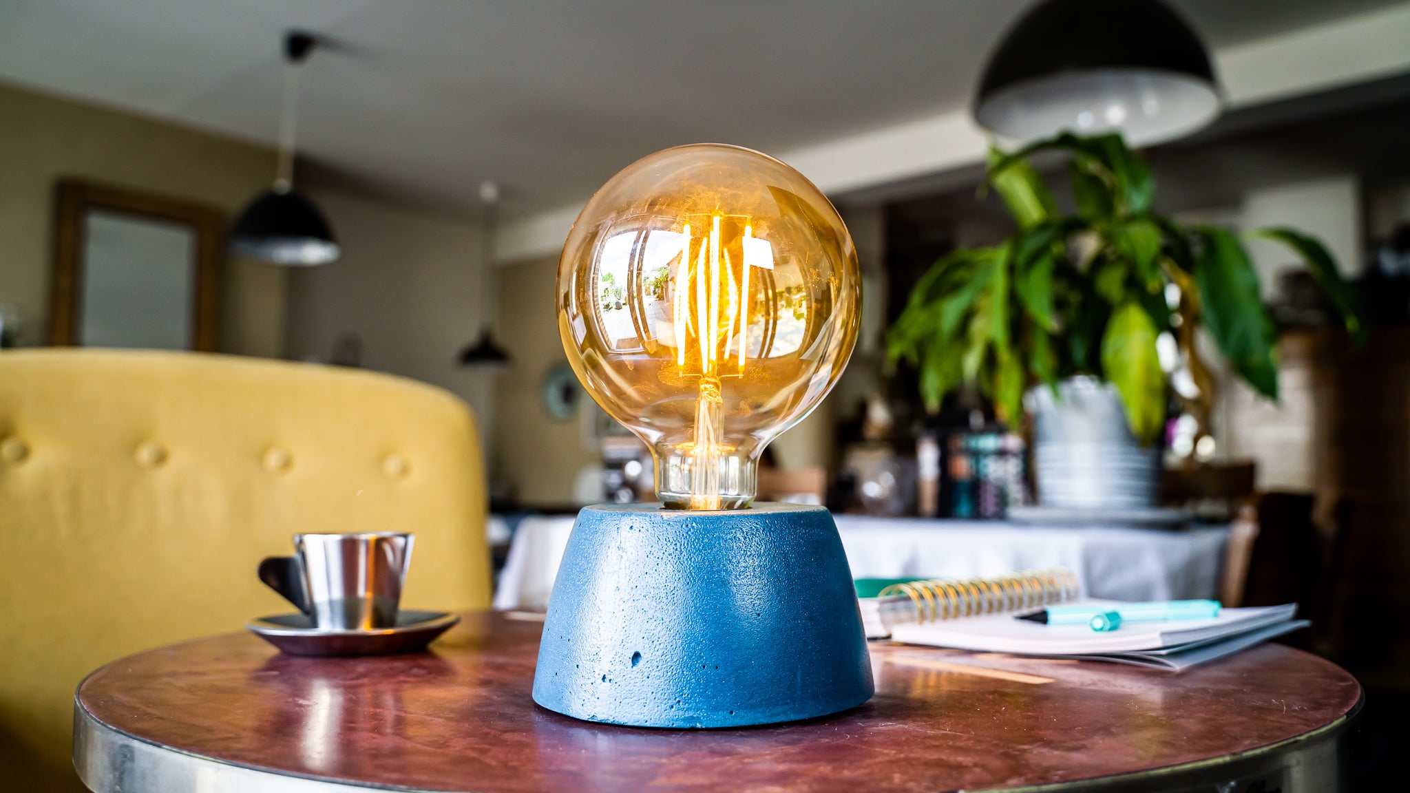 Lampe Dôme - Béton bleu pétrole
