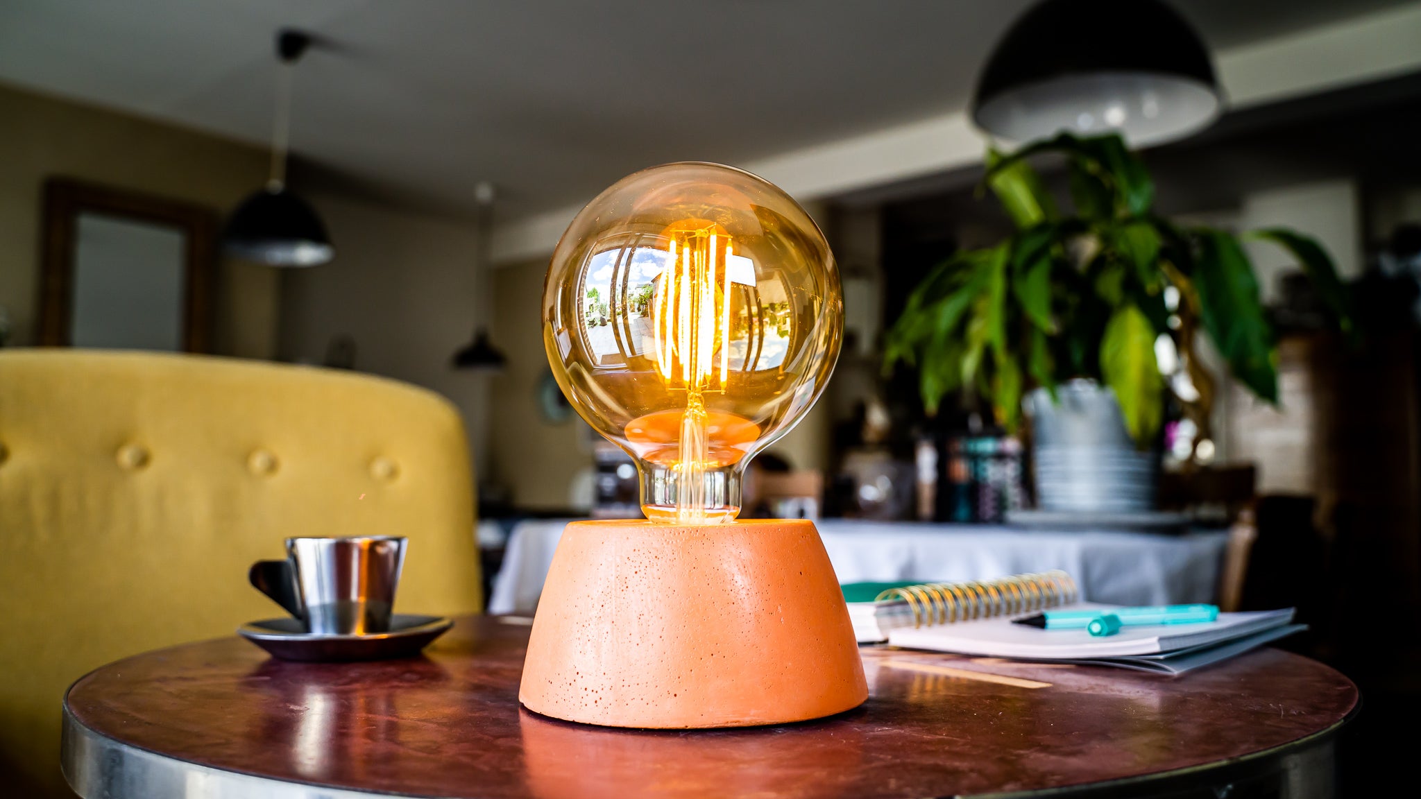 Lampe Dôme - Béton Orange