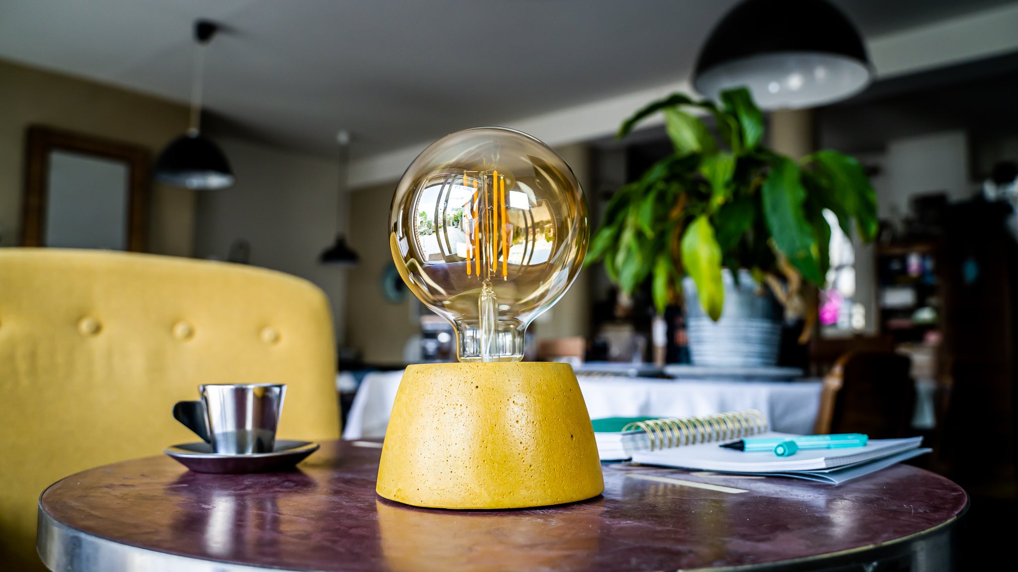 Lampe Dôme - Béton Jaune