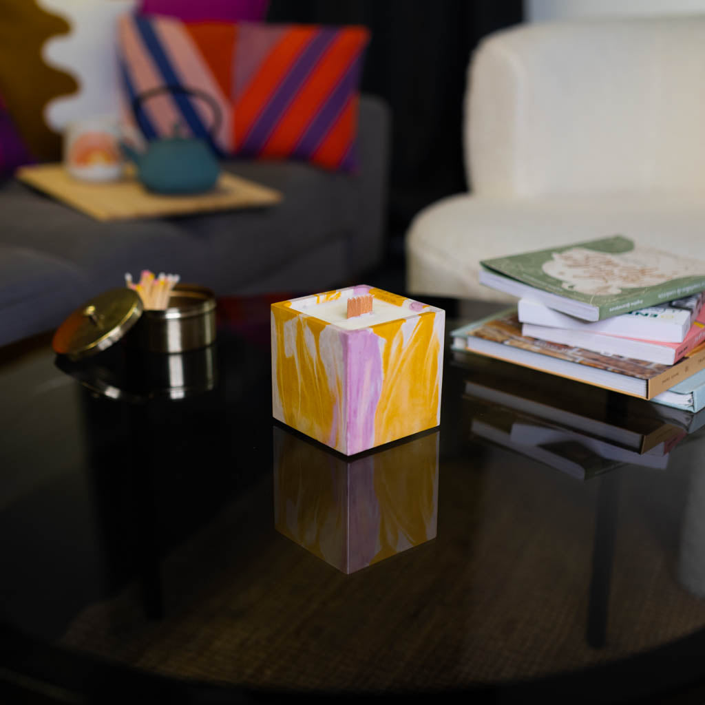 Bougie cube xxl - Béton Tie&Dye jaune et rose