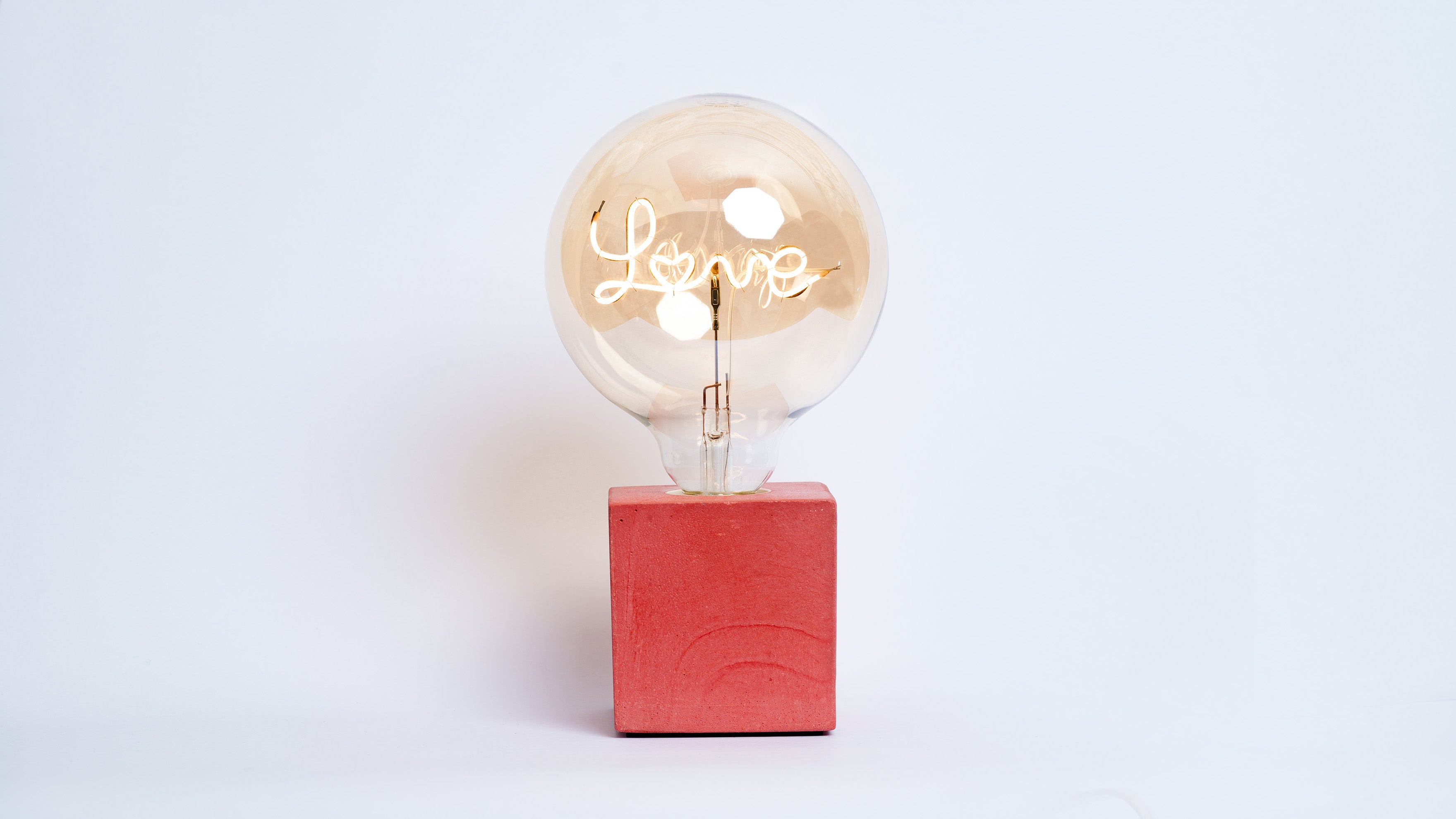 Lampe Cube - Béton Rouge
