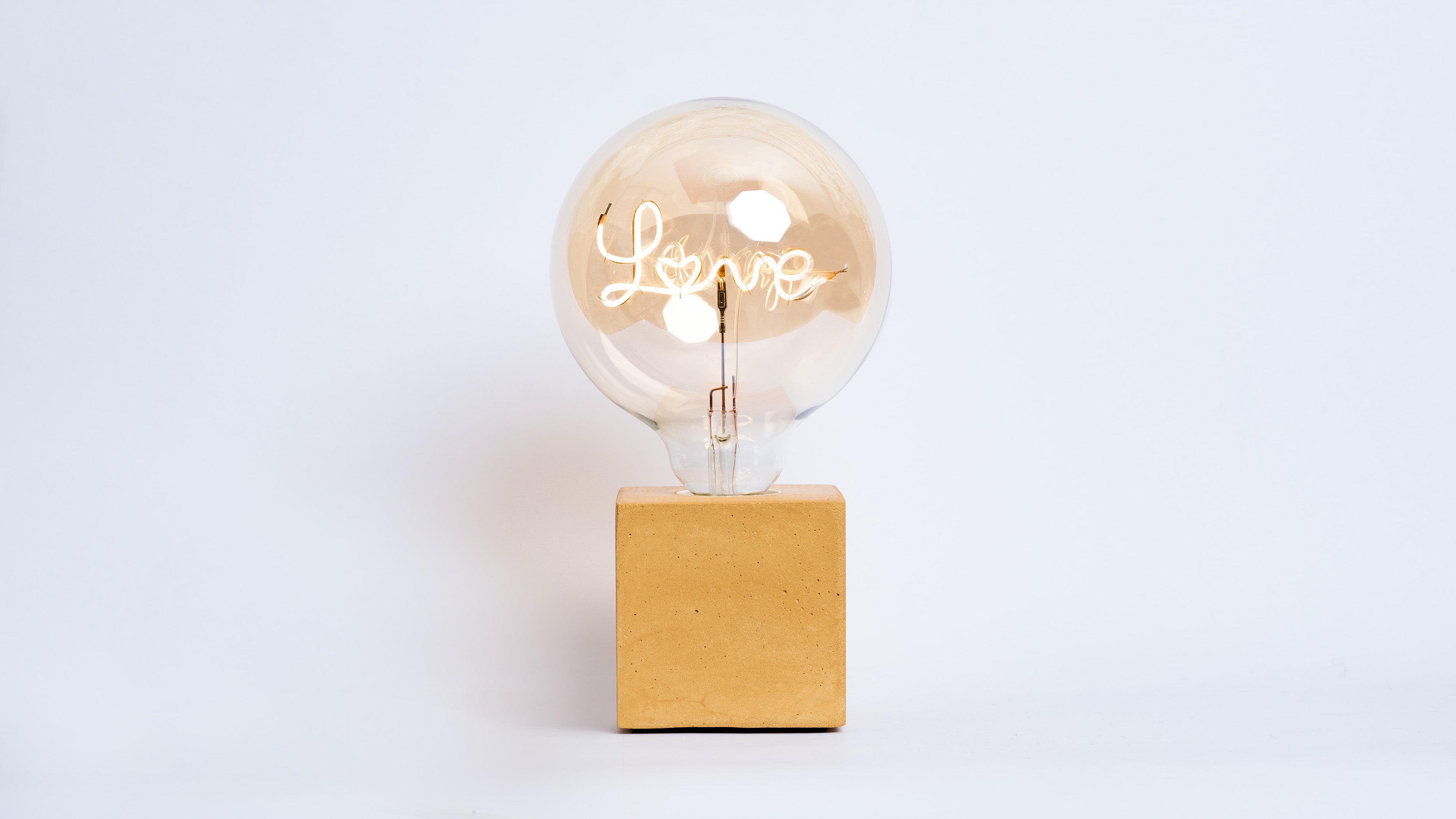 Lampe Cube - Béton Jaune
