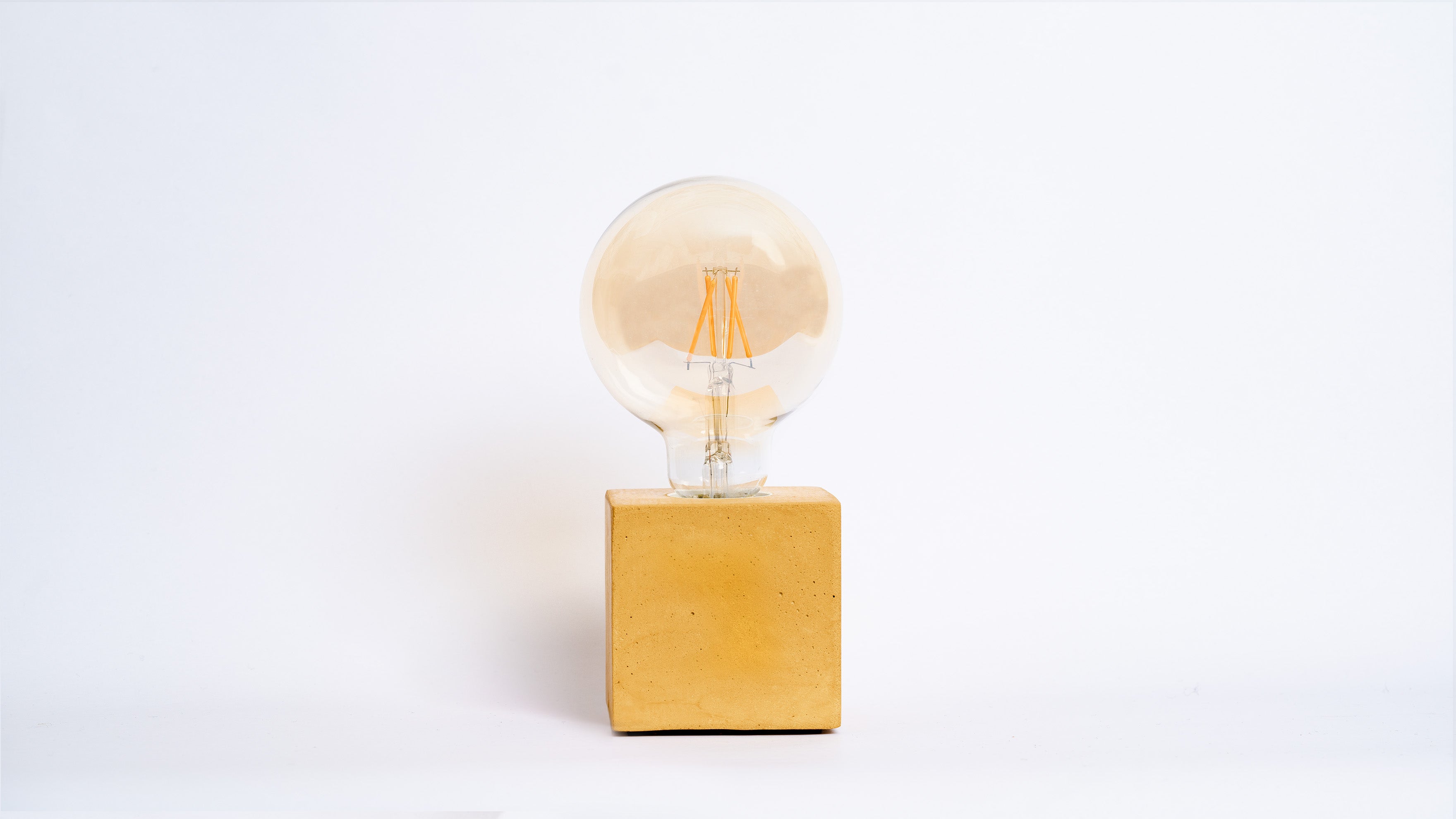Lampe Cube - Béton Jaune